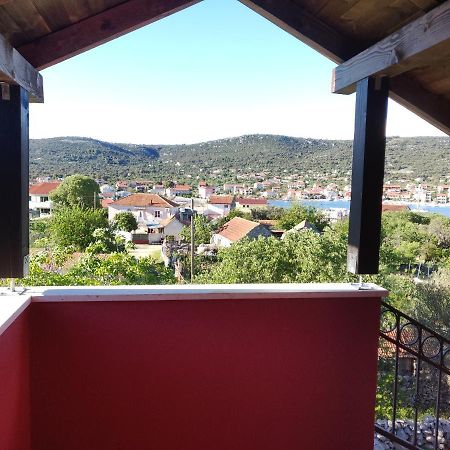 Guest House Maslina Vinišće 外观 照片