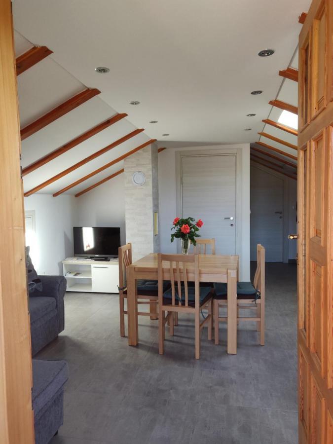 Guest House Maslina Vinišće 外观 照片