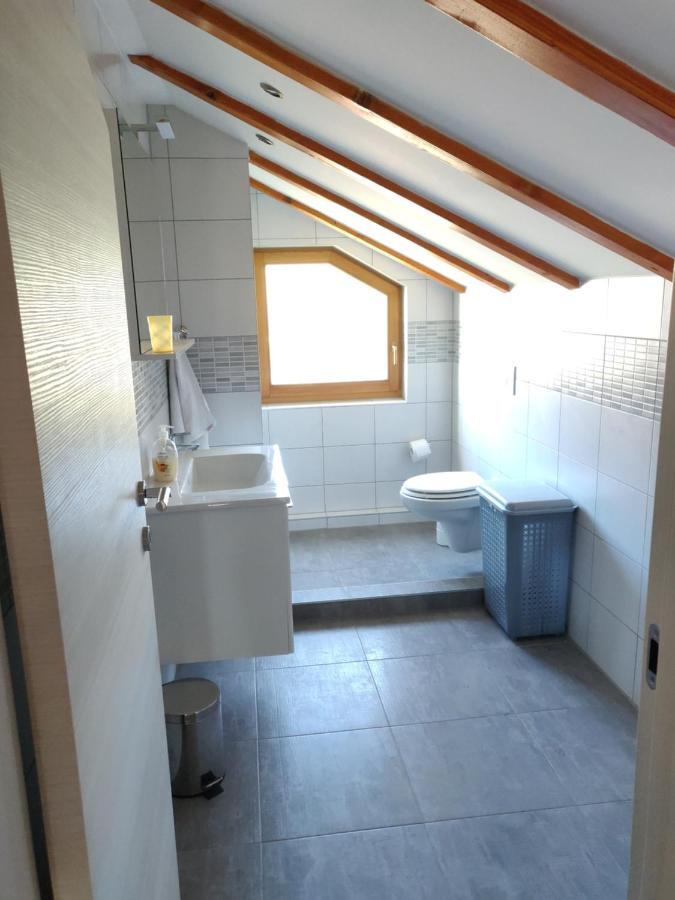 Guest House Maslina Vinišće 外观 照片